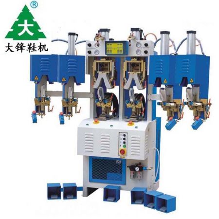 Two cold and four hot backpart moulding machine